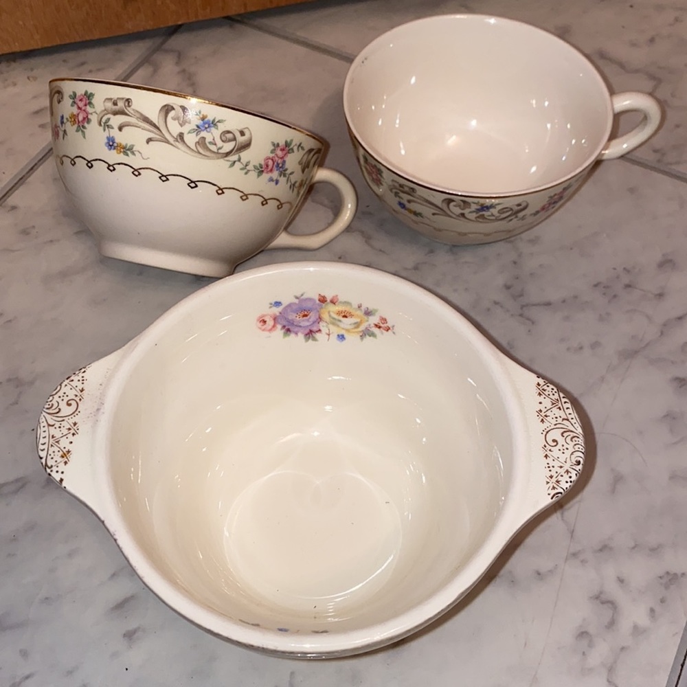 Vintage floral decorative tea cup set and dish 🌸💗🌸🌸🌸✨✨✨✨✨✨✨